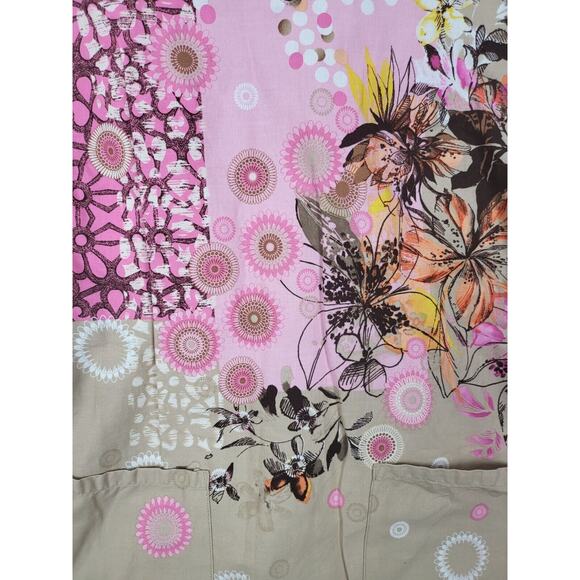 Runway By Cherokee Medical Scrub Top XS Womens Multicolor Short Sleeve V Neck - Picture 3 of 5